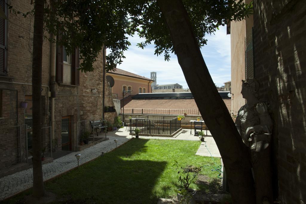 Break And Bed Bed & Breakfast Perugia Luaran gambar